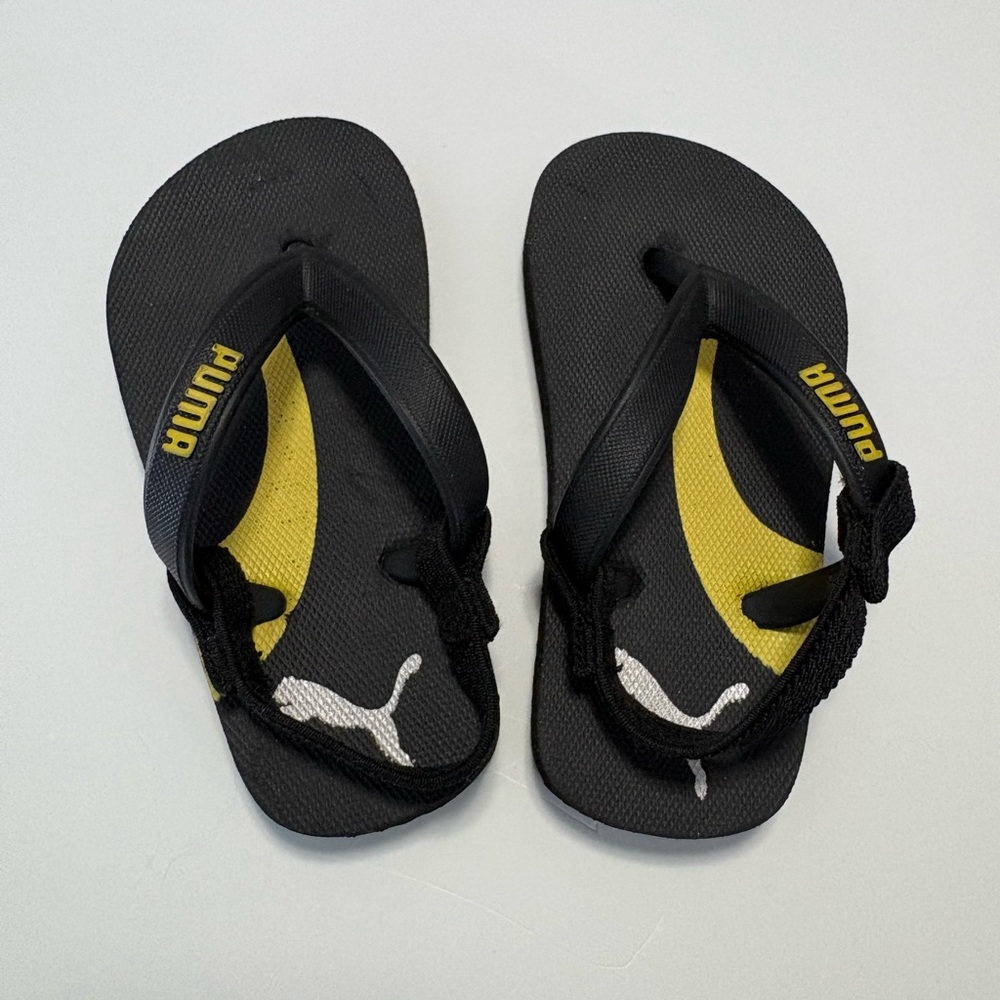 Puma toddler sandals flip flops size 6-7 black
